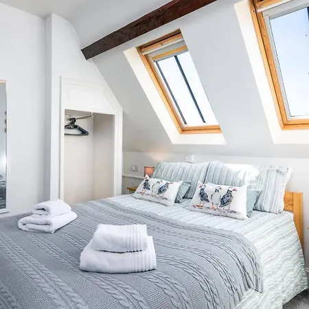 The Look Out Characterful 惠特比